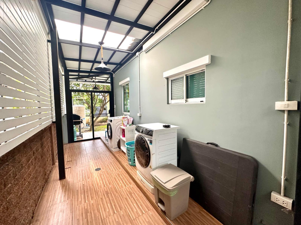 For SaleHousePattanakan, Srinakarin : The Plant Pattanakarn, for sale detached house, fully furnished, ready to move in.