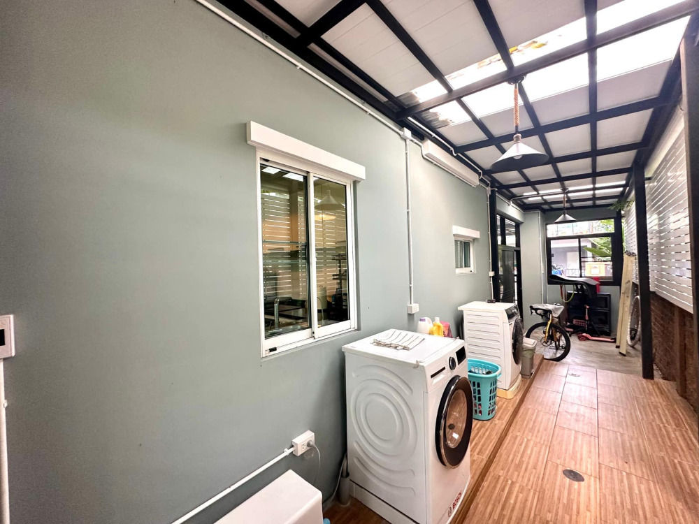 For SaleHousePattanakan, Srinakarin : The Plant Pattanakarn, for sale detached house, fully furnished, ready to move in.