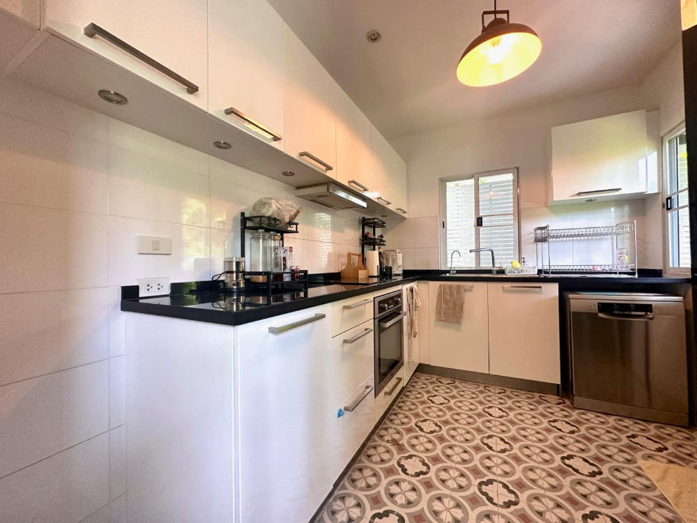 For SaleHousePattanakan, Srinakarin : The Plant Pattanakarn, for sale detached house, fully furnished, ready to move in.