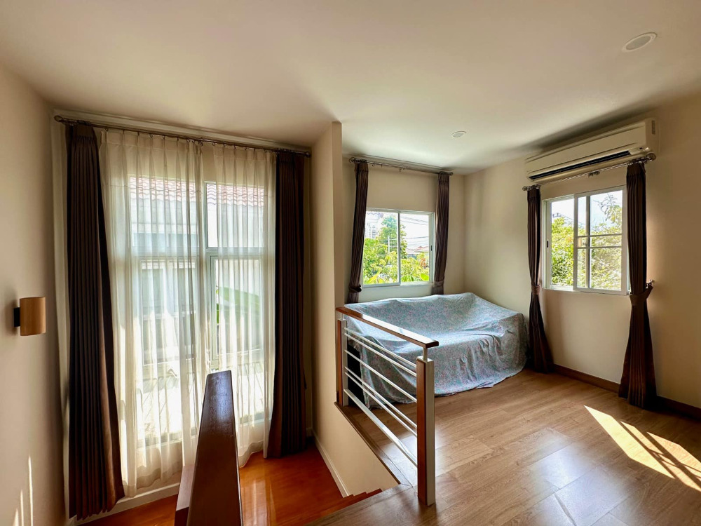 For SaleHousePattanakan, Srinakarin : The Plant Pattanakarn, for sale detached house, fully furnished, ready to move in.