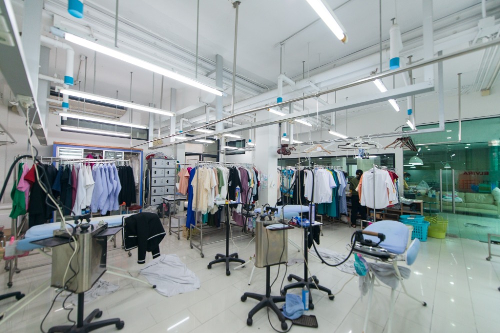 ขายอาคารพาณิชย์สุขุมวิท อโศก ทองหล่อ : อาคารพาณิชย์ BTS เอกมัย / 4 คูหา (ขาย), Commercial Building BTS Ekamai / 4 Units (SALE) PALM800