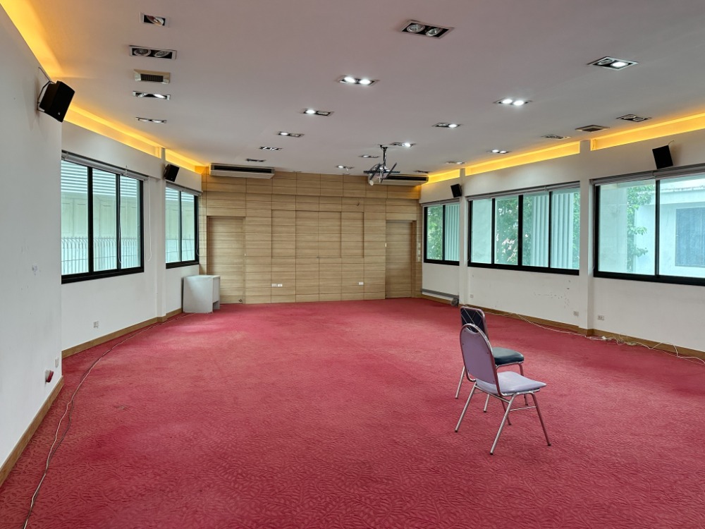 ขายอาคารพาณิชย์สุขุมวิท อโศก ทองหล่อ : อาคารพาณิชย์ BTS เอกมัย / 4 คูหา (ขาย), Commercial Building BTS Ekamai / 4 Units (SALE) PALM800