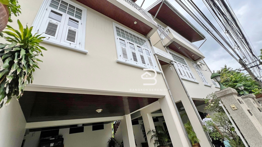 For RentTownhomeSukhumvit, Asoke, Thonglor : Twin house for rent at Sukhumvit -Thonglor