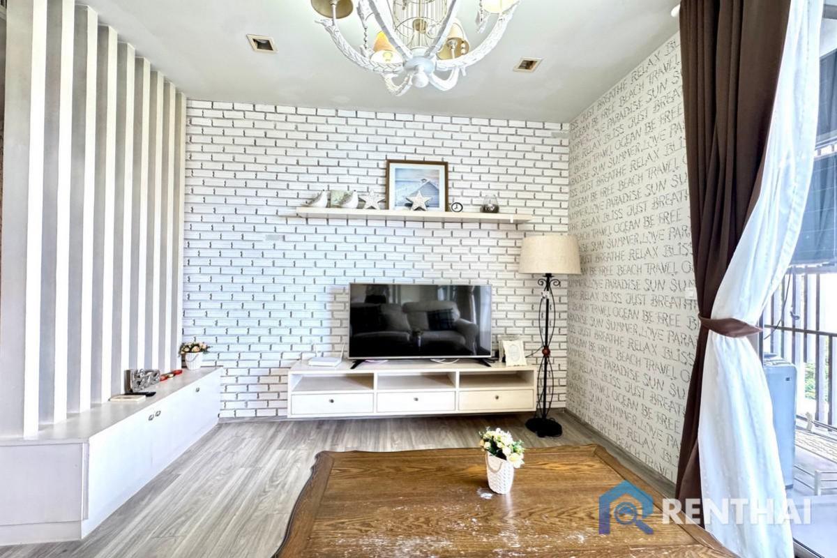 ขายคอนโดพัทยา บางแสน ชลบุรี สัตหีบ : ขายคอนโดติดทะเล ทำเลวงศ์อมาตย์ 1 ห้องนอน ขนาด 40 ตร.ม. ห้องตกแต่งสวยสไตล์เรียบหรู