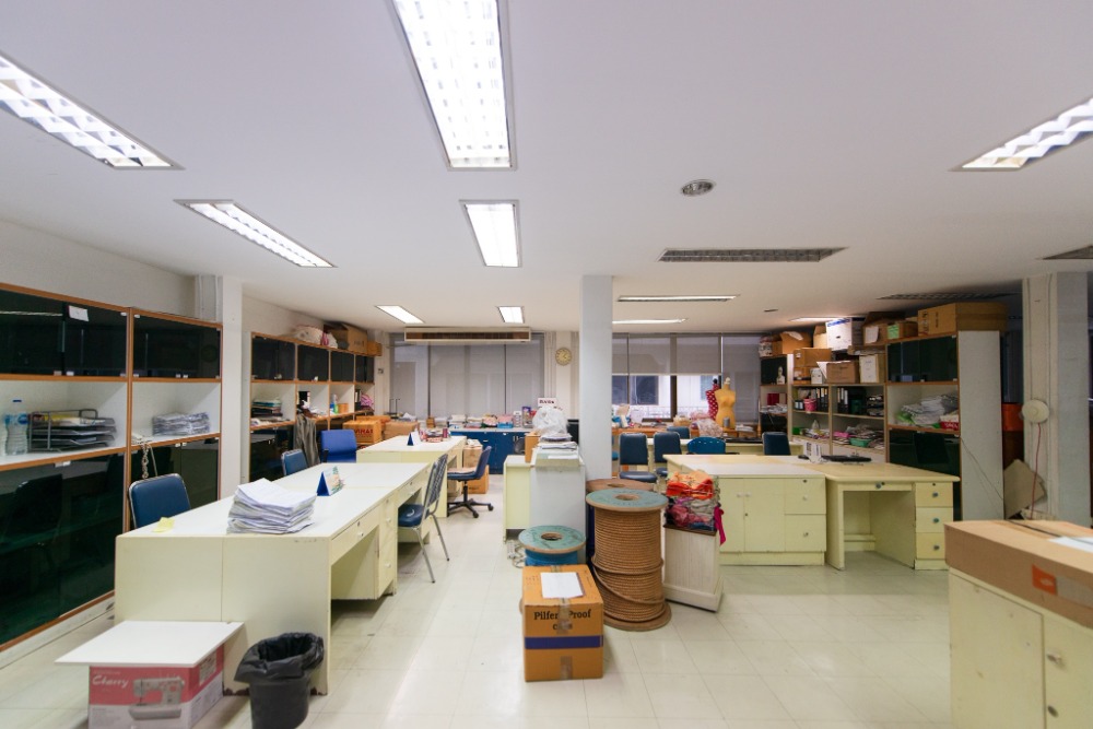 ขายอาคารพาณิชย์สุขุมวิท อโศก ทองหล่อ : อาคารพาณิชย์ BTS เอกมัย / 6 คูหา (ขาย), Commercial Building BTS Ekamai / 6 Units (SALE) PALM801