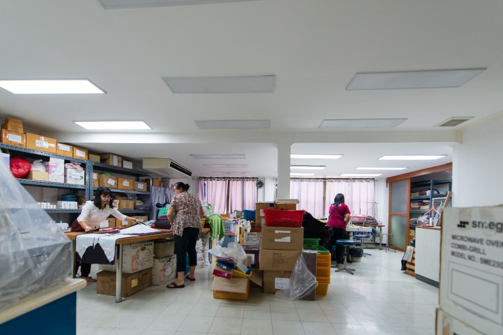 ขายอาคารพาณิชย์สุขุมวิท อโศก ทองหล่อ : อาคารพาณิชย์ BTS เอกมัย / 6 คูหา (ขาย), Commercial Building BTS Ekamai / 6 Units (SALE) PALM801