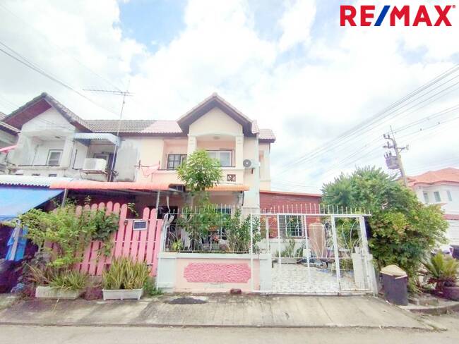 ขายทาวน์โฮมสมุทรปราการ สำโรง : ขาย ท/ฮ. พูนสุข บางนาตราด ก.ม.16 หลังมุม ถนนเมน ใกล้สุวรรณภูมิ, ใกล้มหาวิทยาลัยหัวเฉียวฯ, ราคาถูก