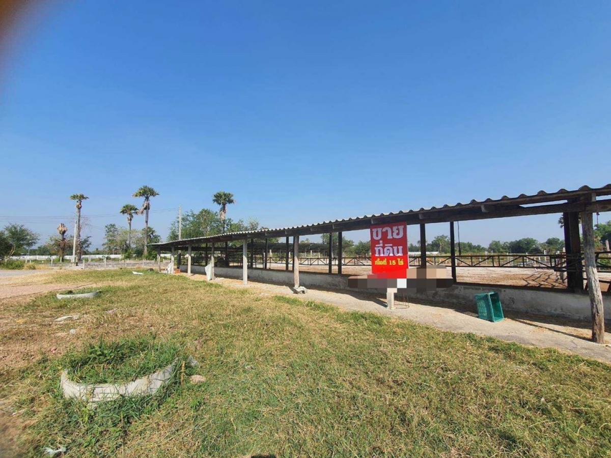 For SaleLandHuahin, Prachuap Khiri Khan, Pran Buri : Cow pen for sale in Sam Roi Yot District. Can continue the business. Has a barn and a large pond.