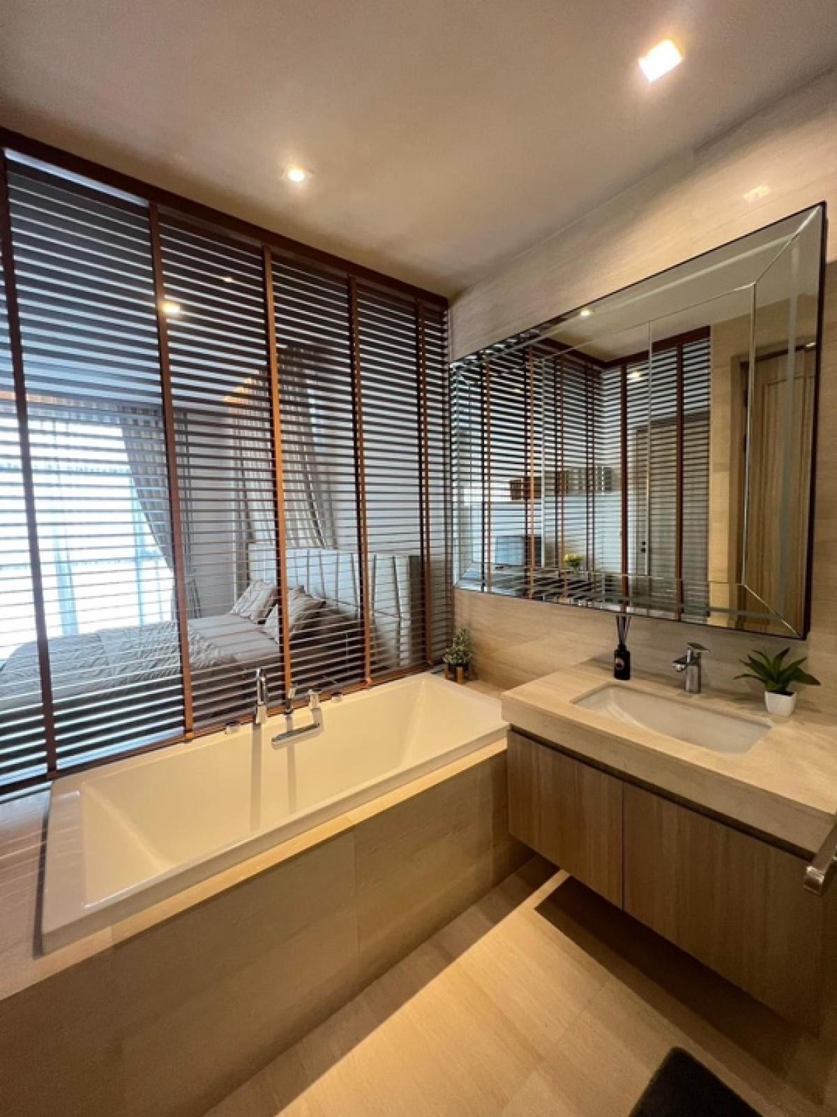 For SaleCondoSukhumvit, Asoke, Thonglor : 📢👇Sell corner unit with tenant til  8/9/2026 at XXXIX By Sansiri, one of the luxurious most wanted place to live or invest as it located in Em district and very close to BTS