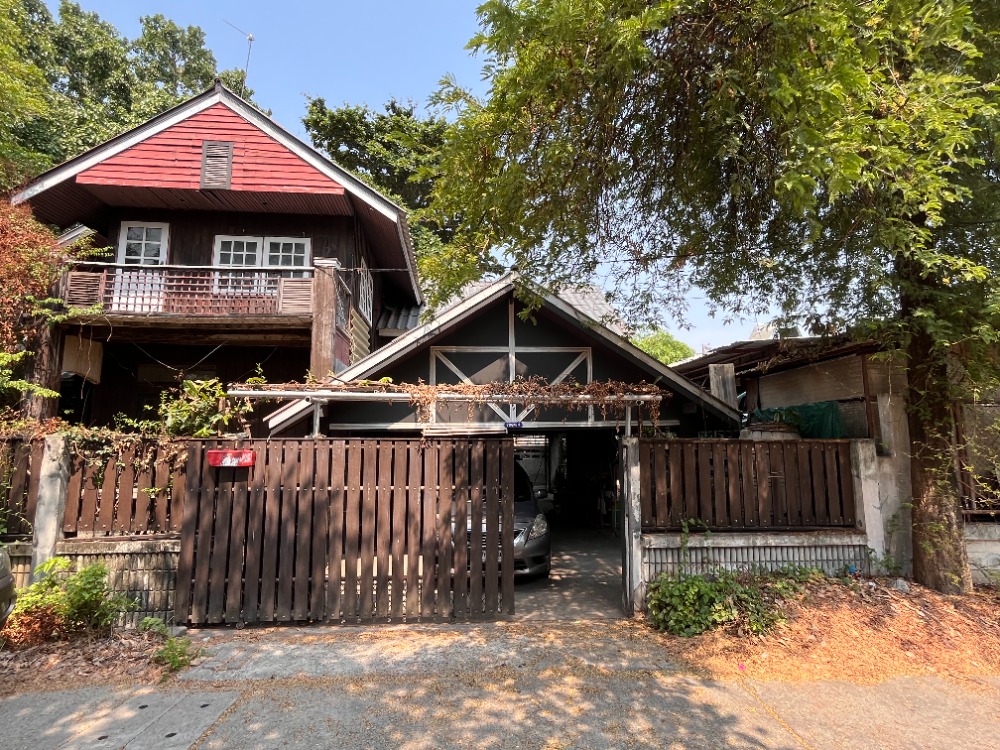 For SaleHouseSamut Prakan,Samrong : Two-storey house, 73 square wah land, Soi Theparak 16, exit through Soi Sukhumvit 117 (Soi Phanuwong), BTS Pu Chao