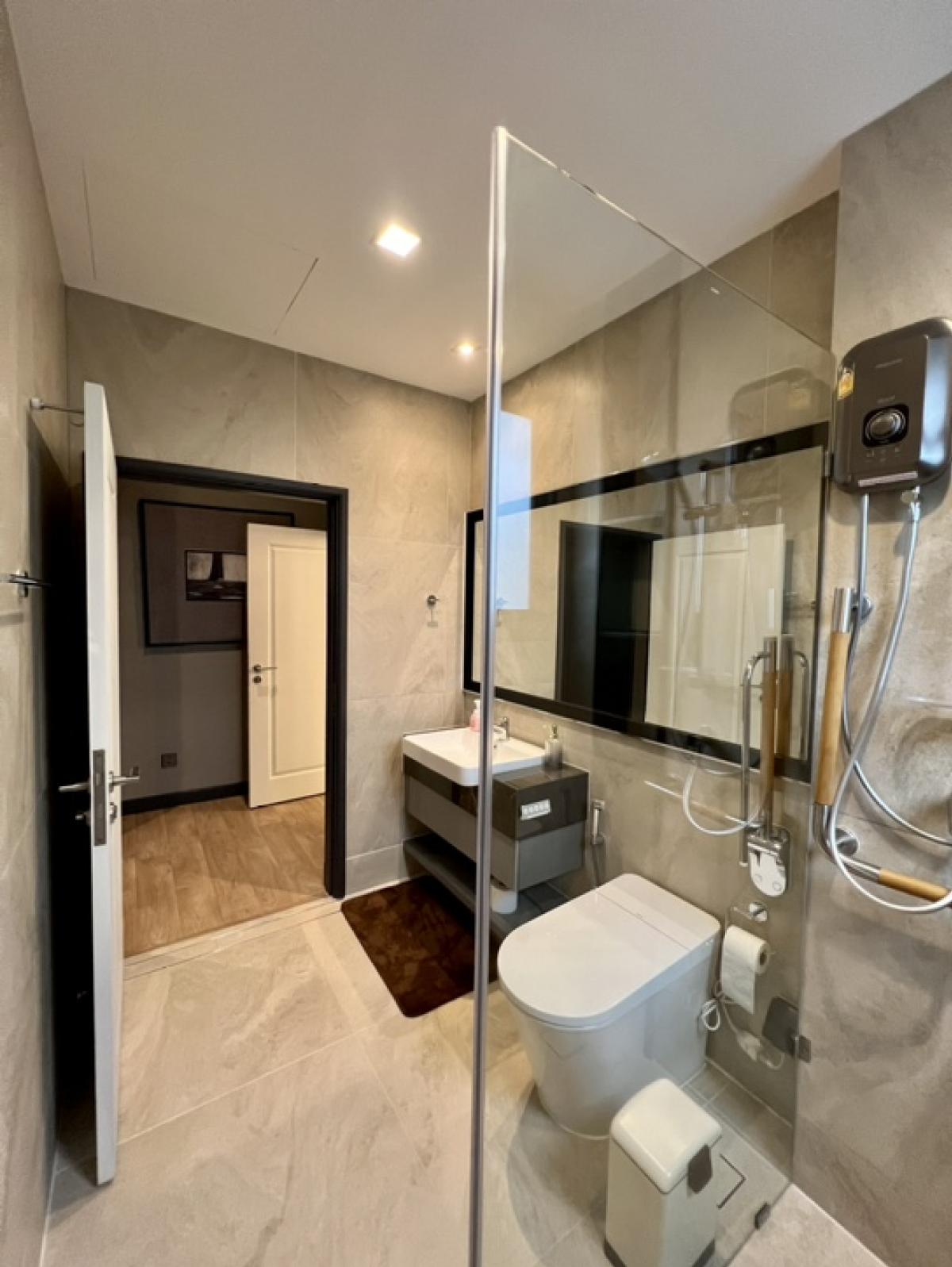 บ้านบางนา แบริ่ง ลาซาล : ให้เช่าบ้าน Grand Bangkok Boulevard Sukhumvit Srinakarin 400,000บาท 4ห้องนอน 5ห้องน้ำ พื้นที่ใช้สอย510ตรม สุขุมวิท107(ซอยแบริ่ง31/1) ใกล้ ไบเทค บางนา สุขุมวิท BTSแบริ่ง centralบางนา bangkokpatanaschool โรงเรียนนานาชาติ