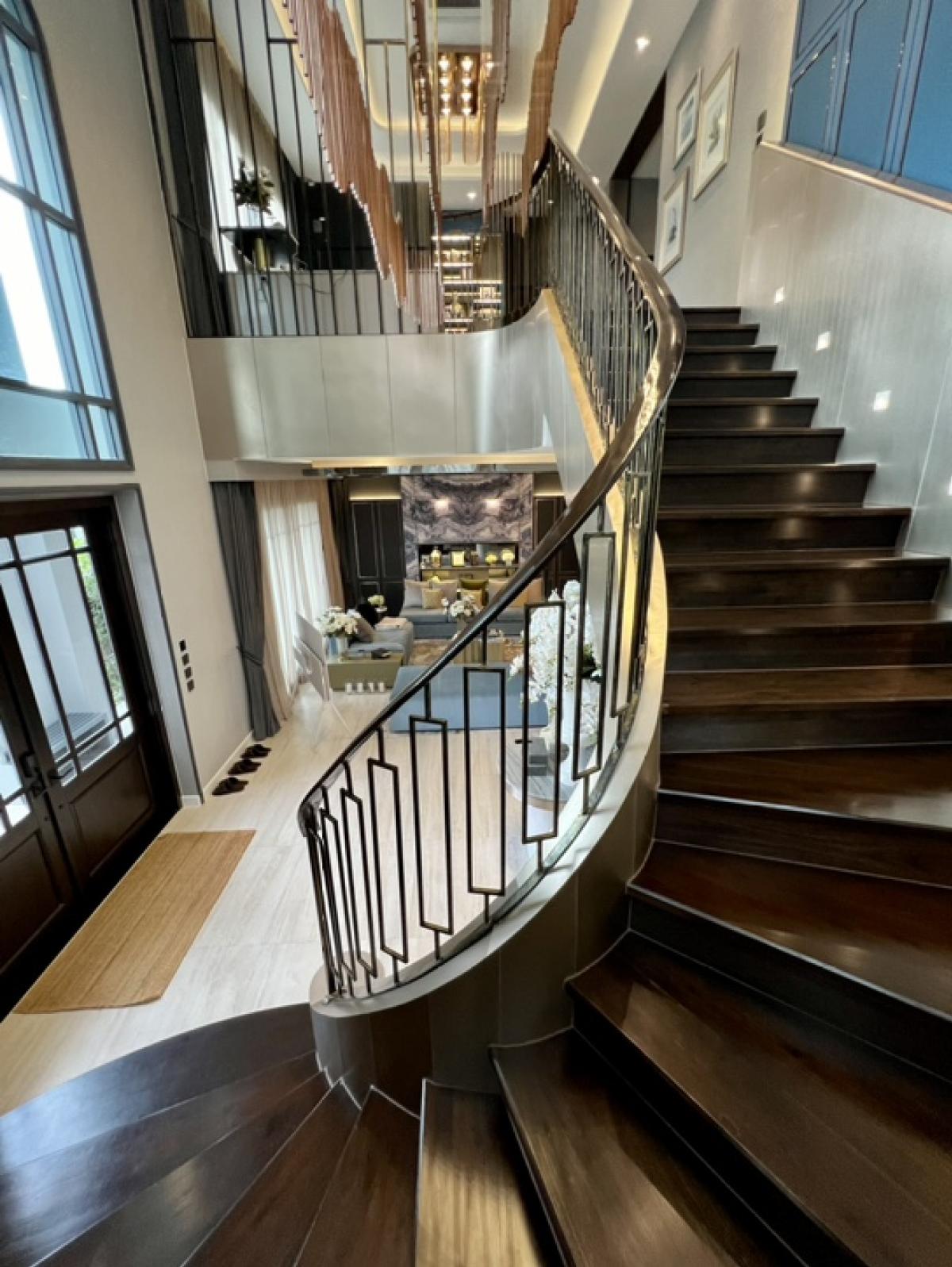 บ้านบางนา แบริ่ง ลาซาล : ให้เช่าบ้าน Grand Bangkok Boulevard Sukhumvit Srinakarin 400,000บาท 4ห้องนอน 5ห้องน้ำ พื้นที่ใช้สอย510ตรม สุขุมวิท107(ซอยแบริ่ง31/1) ใกล้ ไบเทค บางนา สุขุมวิท BTSแบริ่ง centralบางนา bangkokpatanaschool โรงเรียนนานาชาติ