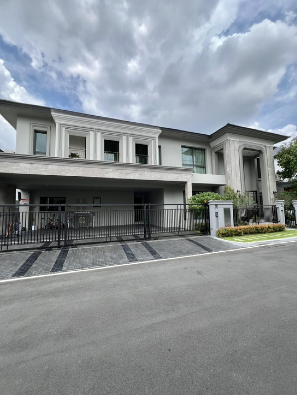 บ้านบางนา แบริ่ง ลาซาล : ให้เช่าบ้าน Grand Bangkok Boulevard Sukhumvit Srinakarin 400,000บาท 4ห้องนอน 5ห้องน้ำ พื้นที่ใช้สอย510ตรม สุขุมวิท107(ซอยแบริ่ง31/1) ใกล้ ไบเทค บางนา สุขุมวิท BTSแบริ่ง centralบางนา bangkokpatanaschool โรงเรียนนานาชาติ