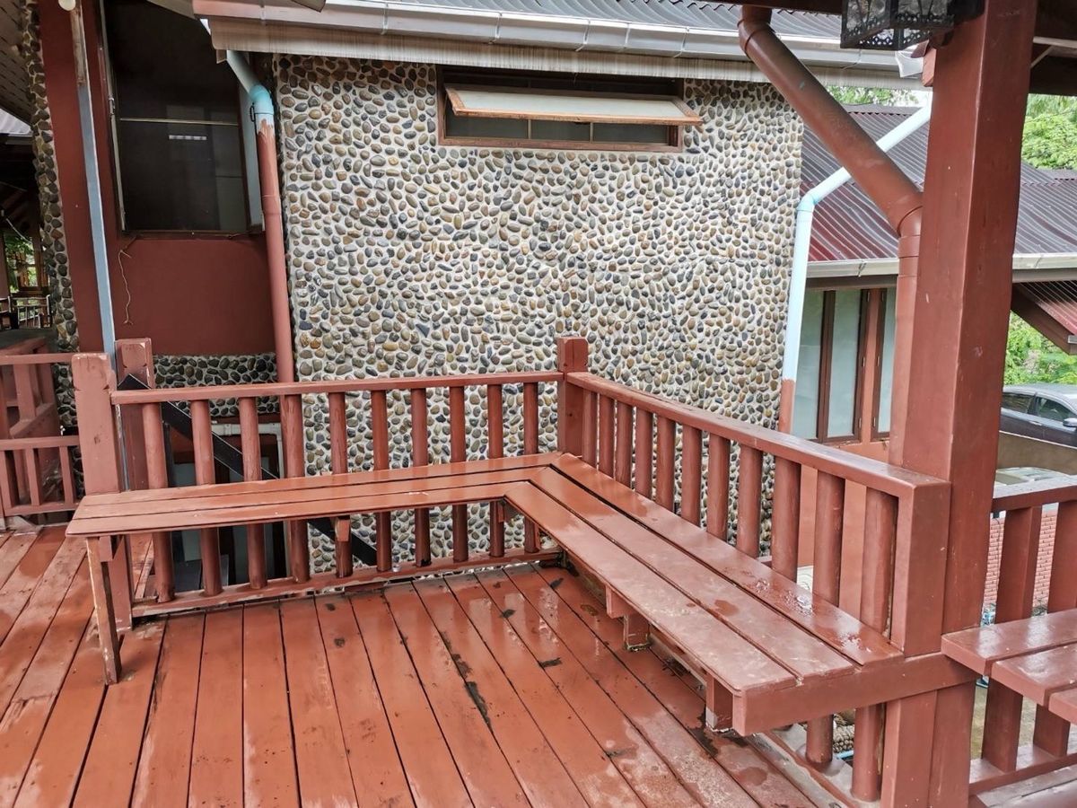 ขายที่ดินพัทยา บางแสน ชลบุรี สัตหีบ : ขายขาดทุน !! ที่ดินแถมบ้านเรือนไทย ไม้สัก สภาพดี เดิมเคยเปิดเป็นโฮมสเตย์และคาเฟ่   เนื้อที่ 7-3-70 ไร่ ต.หมอนนาง อ.พนัสนิคม จ.ชลบุรี