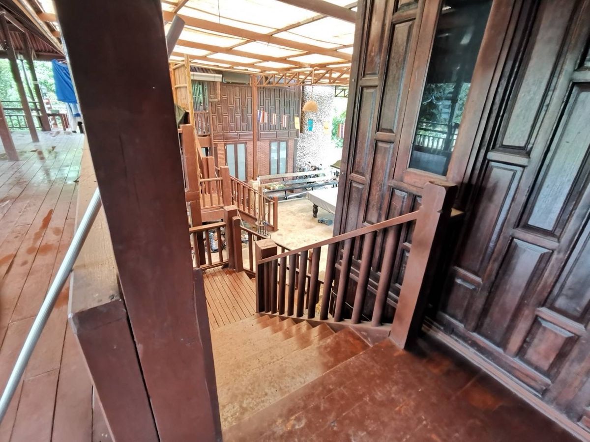 ขายที่ดินพัทยา บางแสน ชลบุรี สัตหีบ : ขายขาดทุน !! ที่ดินแถมบ้านเรือนไทย ไม้สัก สภาพดี เดิมเคยเปิดเป็นโฮมสเตย์และคาเฟ่   เนื้อที่ 7-3-70 ไร่ ต.หมอนนาง อ.พนัสนิคม จ.ชลบุรี