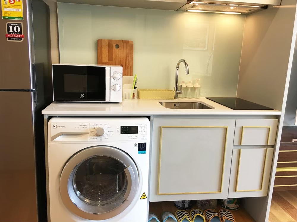 ให้เช่าคอนโดสาทร นราธิวาส : ชั้นสูง เเต่งบิ้วอินเฟอร์นิเจอร์สวย เช่า 1 ห้องนอน 1 ห้องน้ำ โนเบิล รีโว สีลม