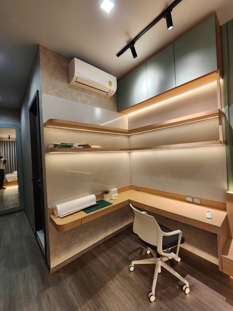 For RentCondoSathorn, Narathiwat : • 𝐑𝐄𝐍𝐓 • 𝐑𝐡𝐲𝐭𝐡𝐦 𝐂𝐡𝐚𝐫𝐨𝐞𝐧𝐊𝐫𝐮𝐧𝐠 • 𝟑 𝐁𝐞𝐝 • 𝟏𝟑𝟒 𝐒𝐪𝐦. • 𝟏𝟑𝟎𝟎𝟎𝟎 •  𝐉𝐮𝐬𝐭 𝐃𝐞𝐜𝐨𝐫𝐚𝐭𝐞𝐝  𝐑𝐢𝐯𝐞𝐫 𝐕𝐢𝐞𝐰 𝐋𝐢𝐧𝐞 𝐈𝐃 : 𝐕𝐚𝐬𝐬𝐢𝐥𝐲