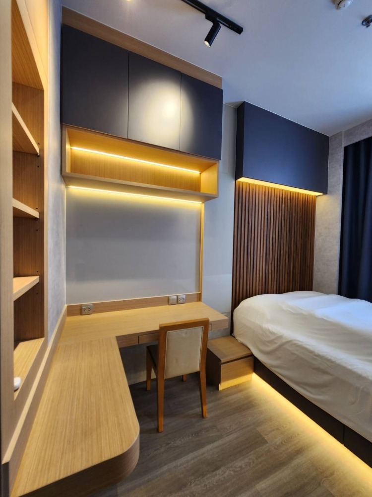 For RentCondoSathorn, Narathiwat : • 𝐑𝐄𝐍𝐓 • 𝐑𝐡𝐲𝐭𝐡𝐦 𝐂𝐡𝐚𝐫𝐨𝐞𝐧𝐊𝐫𝐮𝐧𝐠 • 𝟑 𝐁𝐞𝐝 • 𝟏𝟑𝟒 𝐒𝐪𝐦. • 𝟏𝟑𝟎𝟎𝟎𝟎 •  𝐉𝐮𝐬𝐭 𝐃𝐞𝐜𝐨𝐫𝐚𝐭𝐞𝐝  𝐑𝐢𝐯𝐞𝐫 𝐕𝐢𝐞𝐰 𝐋𝐢𝐧𝐞 𝐈𝐃 : 𝐕𝐚𝐬𝐬𝐢𝐥𝐲