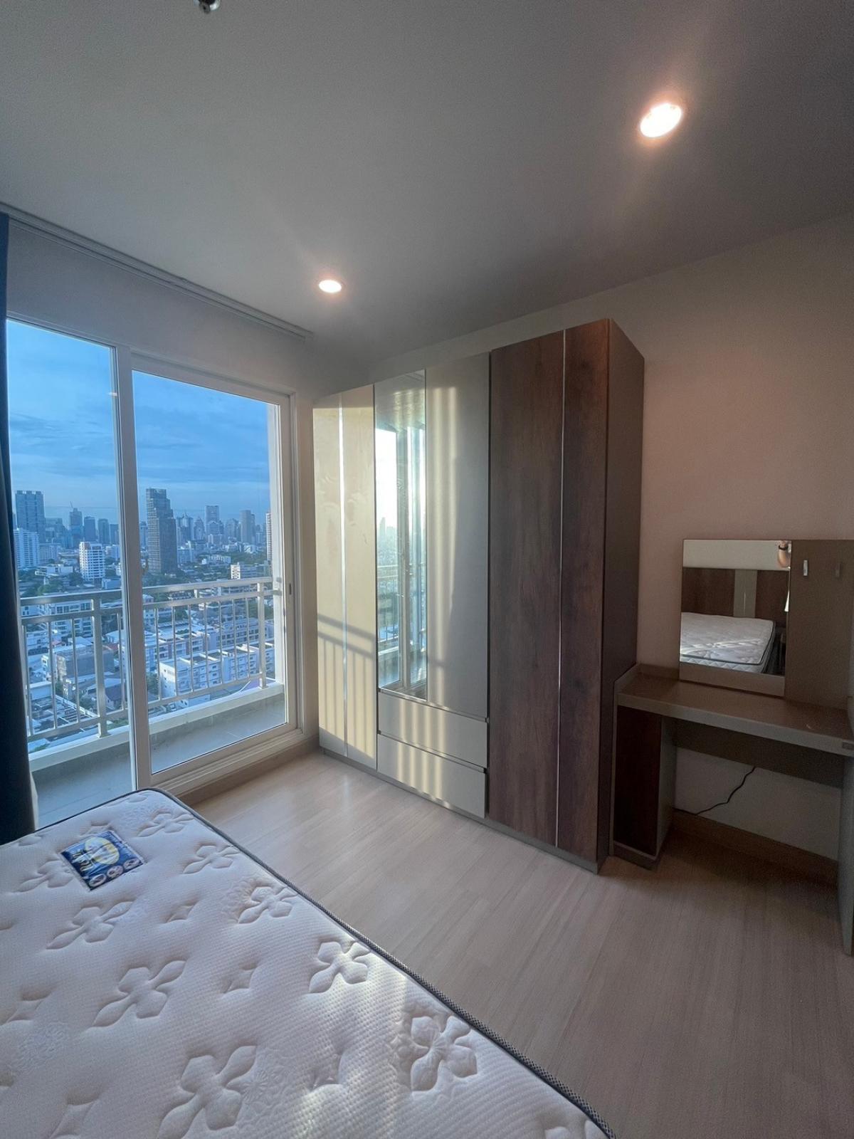 ให้เช่าคอนโดสาทร นราธิวาส : ให้เช่า ศุภาลัยไลท์ รัชดา นราธิวาส สาธรขนาด 35 ตรม. ใกล้สีลม สาธร