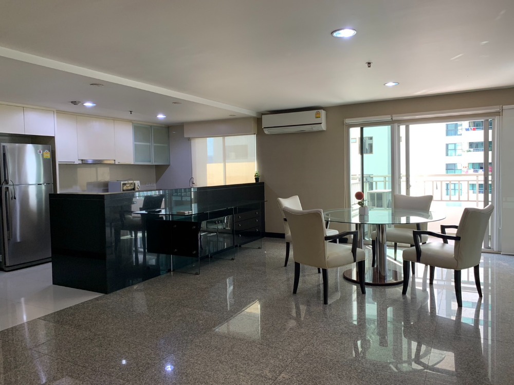 For RentCondoSathorn, Narathiwat : Sathorn Park Place 3 Beds 291 sqm have maid room 65k per month