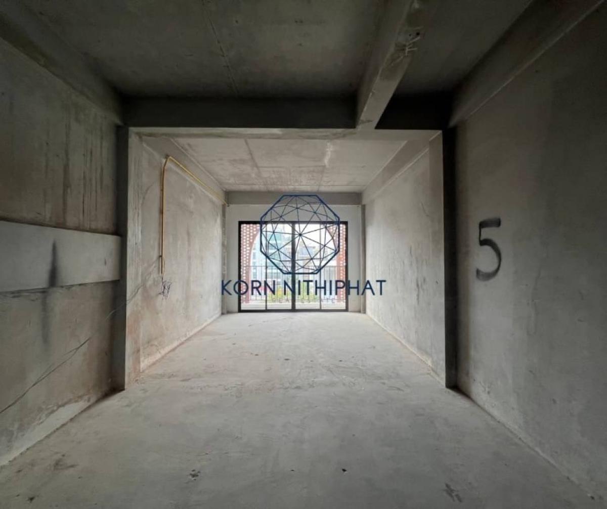 For RentShop HouseOnnut, Udomsuk : Rent a 5-story commercial building + roof 