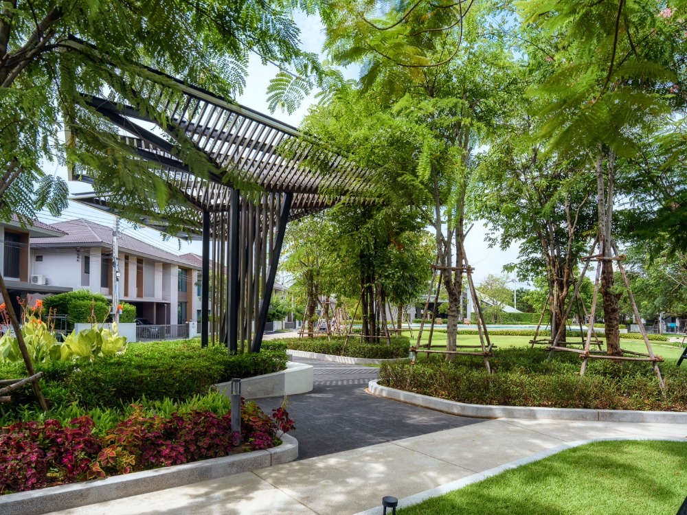 ขายบ้านลาดกระบัง สุวรรณภูมิ : 𝗦𝗔𝗥𝗔𝗡𝗦𝗜𝗥𝗜 𝗦𝗥𝗜𝗩𝗔𝗥𝗘𝗘 มาเเต่ตัว พร้อมอยู่ลดแบบจัดเต็ม❗️เริ่ม 𝟴.𝟭𝟵 ล้าน* แต่งครบยกหลัง 𝗙𝘂𝗹𝗹𝘆 𝗙𝘂𝗿𝗻𝗶𝘀𝗵𝗲𝗱 𝟯ห้องนอน𝟯ห้องน้ำ📱𝟬𝟴𝟭-𝟵𝟴𝟯-𝟲𝟲𝟮𝟱