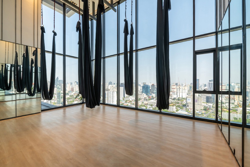 ให้เช่าคอนโดสุขุมวิท อโศก ทองหล่อ : Maru Ekkamai pet friendly two bedroom for rent