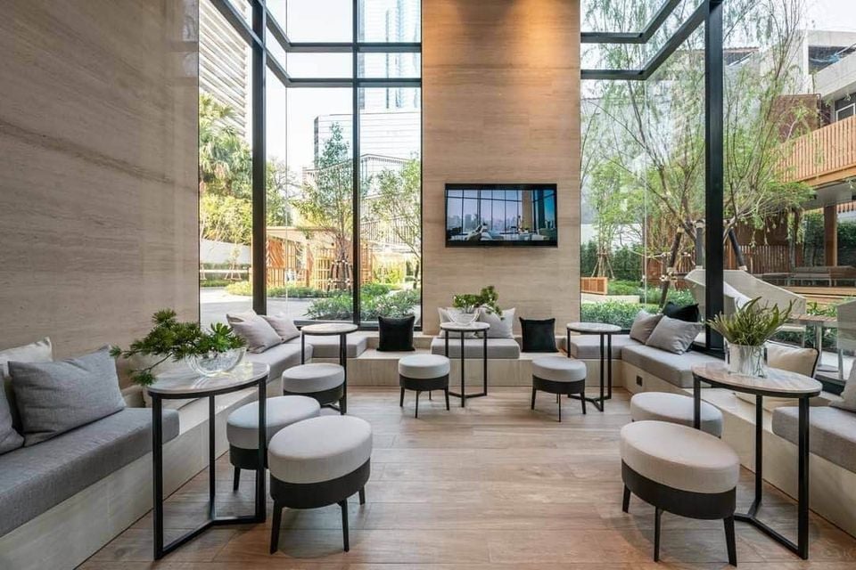 ให้เช่าคอนโดสุขุมวิท อโศก ทองหล่อ : Maru Ekkamai pet friendly two bedroom for rent