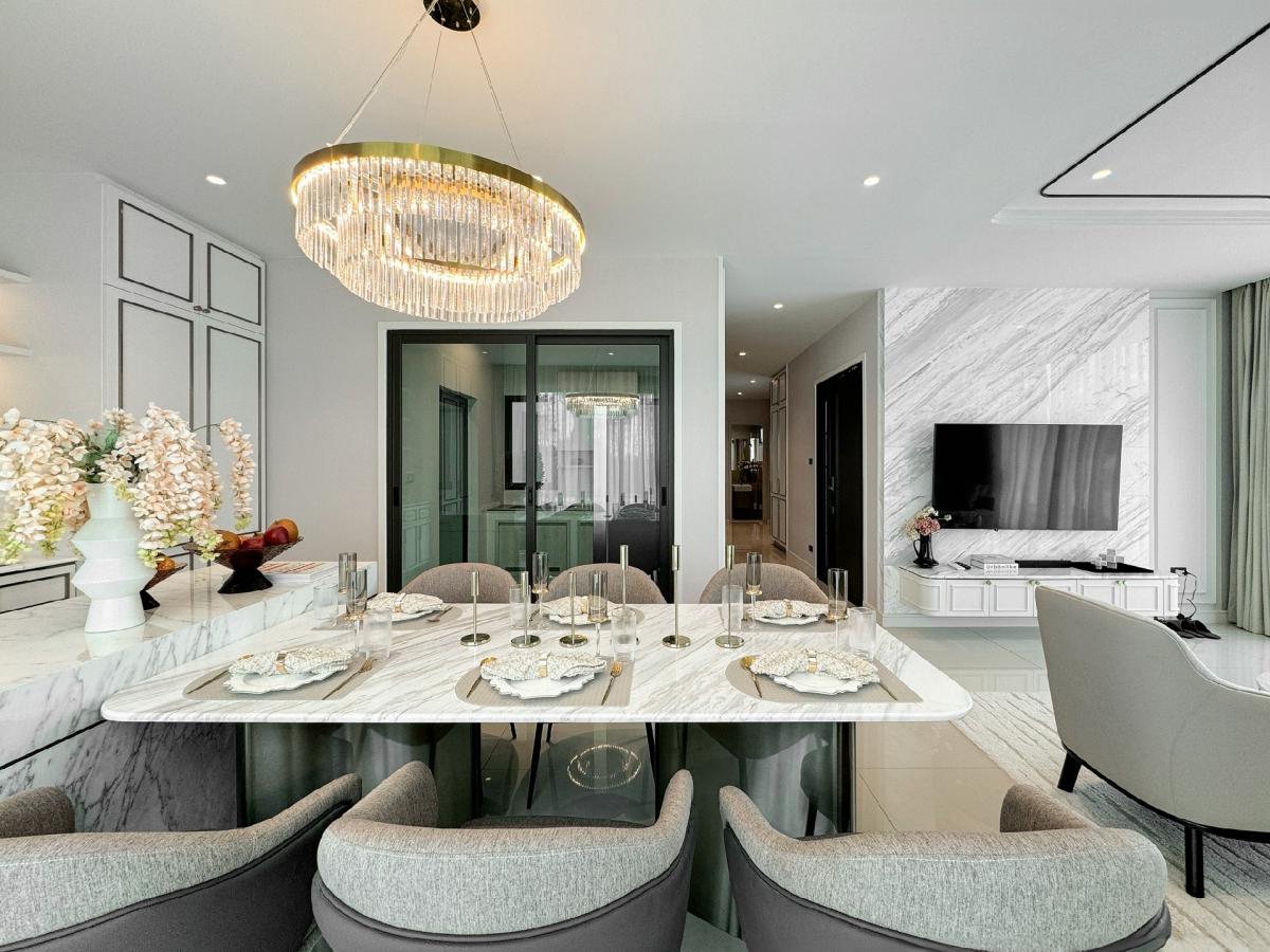 For SaleHousePattanakan, Srinakarin : For Sale 19.5 M Selling a single house AVIAN Srinakarin-Krungthep Kreetha, a new single house project. The project is located in a potential location on Krungthep Kreetha Road, near Si Rat Expressway, Kanchanaphisek Expressway, and the new Bangkok-Chonbur