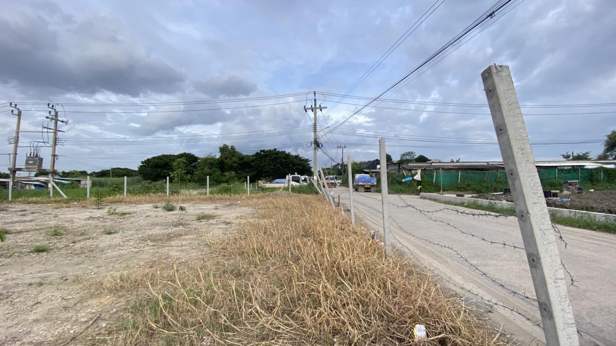 ขายที่ดินพัฒนาการ ศรีนครินทร์ : ขายที่ดินกรุงเทพกรีฑา 37 แยก 6 ขนาด 1 ไร่ (400 ตารางวา) - แปลงมุม ถมดินดำสูงกว่าถนน 30 ซม - ขนาดที่ดิน 32x50 เมตร