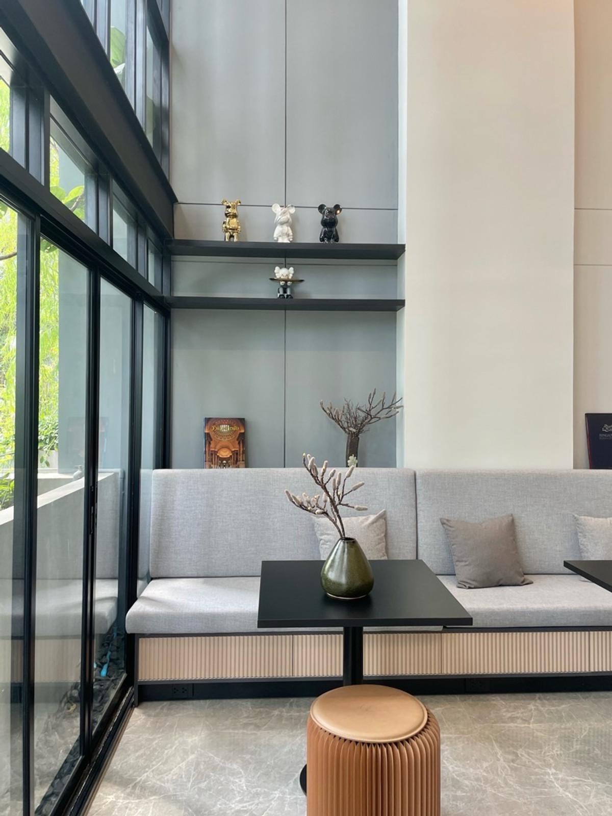 For SaleHome OfficeSamut Prakan,Samrong : For sale: Luxury Home Office, next to BTS Srinakarin-Phraeksa, go to Ekkamai-Bangna-Sathorn in 30 minutes.