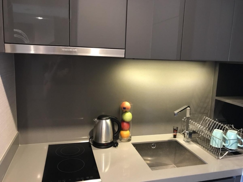 For RentCondoSathorn, Narathiwat : For rent ✨ The Diplomat Sathorn ✨ complete furniture and electrical appliances, near BTS Surasak.