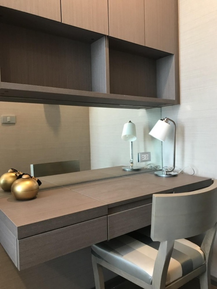 For RentCondoSathorn, Narathiwat : For rent ✨ The Diplomat Sathorn ✨ complete furniture and electrical appliances, near BTS Surasak.