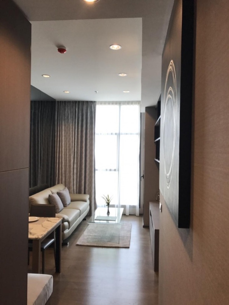 For RentCondoSathorn, Narathiwat : For rent ✨ The Diplomat Sathorn ✨ complete furniture and electrical appliances, near BTS Surasak.