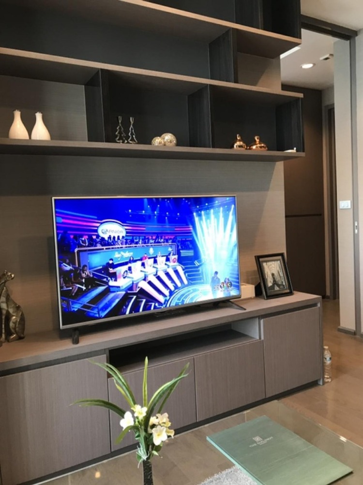 For RentCondoSathorn, Narathiwat : For rent ✨ The Diplomat Sathorn ✨ complete furniture and electrical appliances, near BTS Surasak.