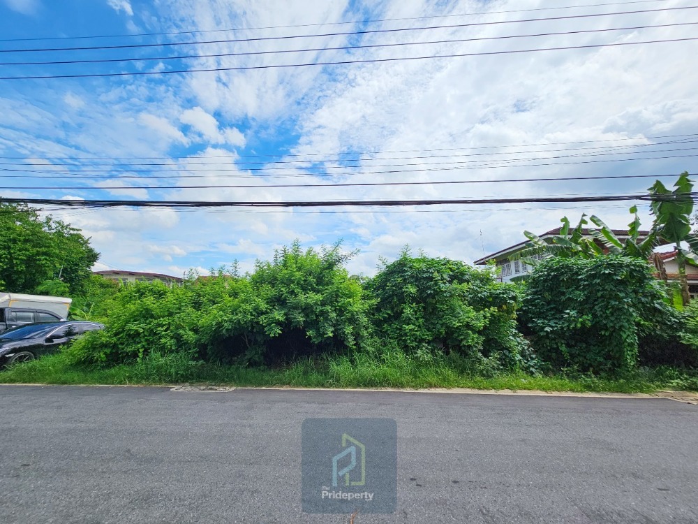 For SaleLandNawamin, Ramindra : For sale: 1-0-14 rai of vacant land, Soi Phahonyothin 54/4, near Phahonyothin Road and only 1 km from BTS.