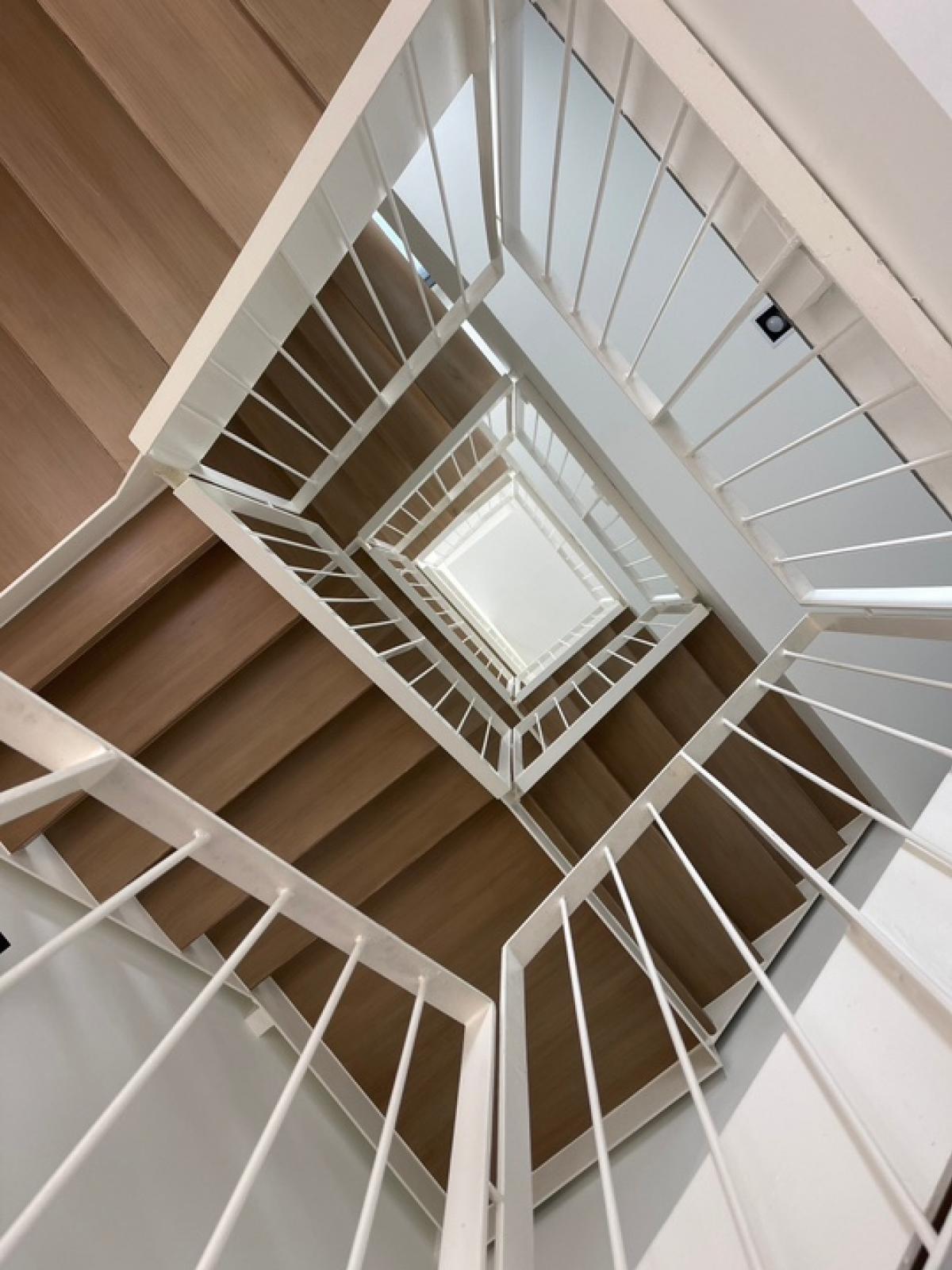 For SaleHome OfficeSamut Prakan,Samrong : For sale: Luxury Home Office, next to BTS Srinakarin-Phraeksa, go to Ekkamai-Bangna-Sathorn in 30 minutes.