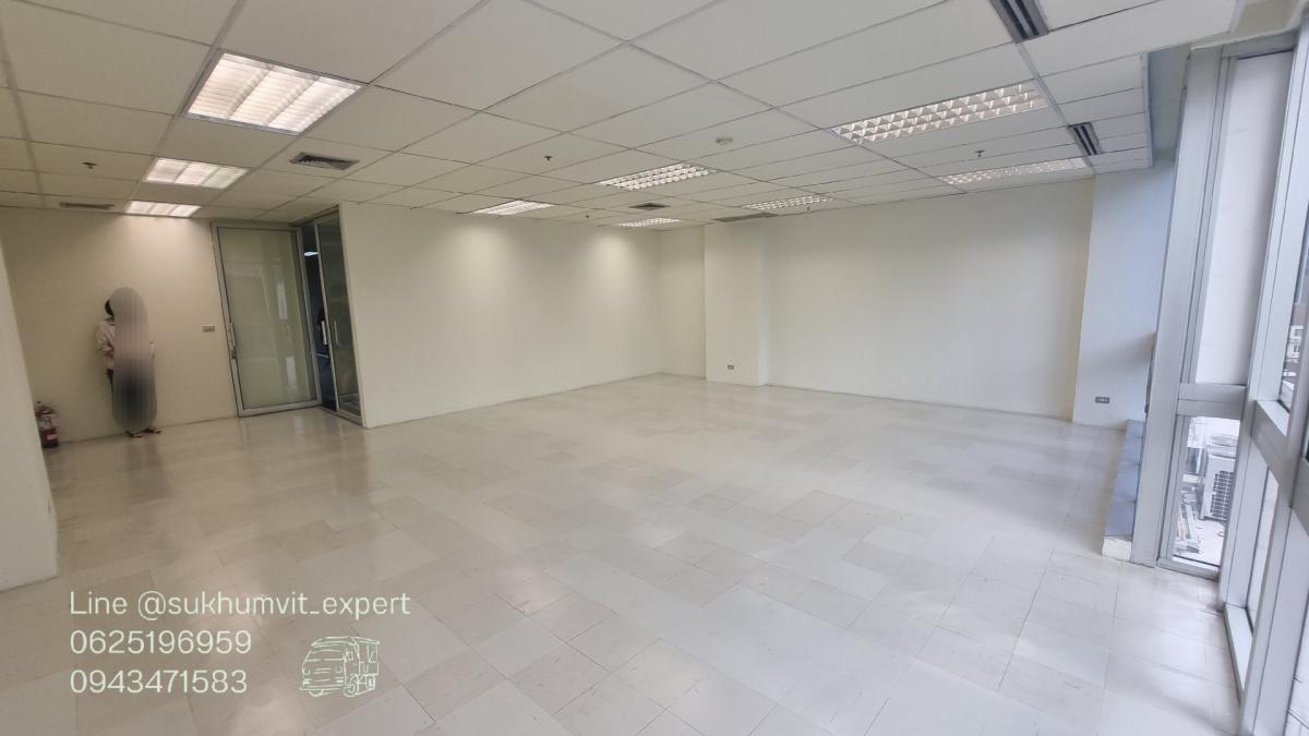 ให้เช่าสำนักงานสุขุมวิท อโศก ทองหล่อ : ทองหล่อ ให้เช่าออฟฟิศโลเคชั่นดี 61.42 ตารางเมตร เป็นระบบแอร์ส่วนรวม ห้องน้ำใช้กับส่วนกลาง เหมาะเปิดกิจการ โรงเรียนสอนพิเศษ คลินิก