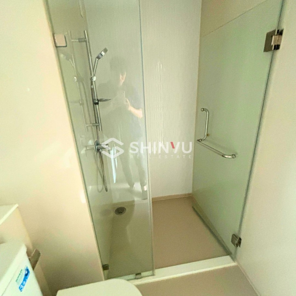 For SaleCondoRama9, Petchburi, RCA : Top floor close to swimming pool for Sale 1 Bed for 5.75m Baht..!!! at ✨ Life Asoke Hype✨ near Phetchaburi and Rama 9 Road. [SHN00305]