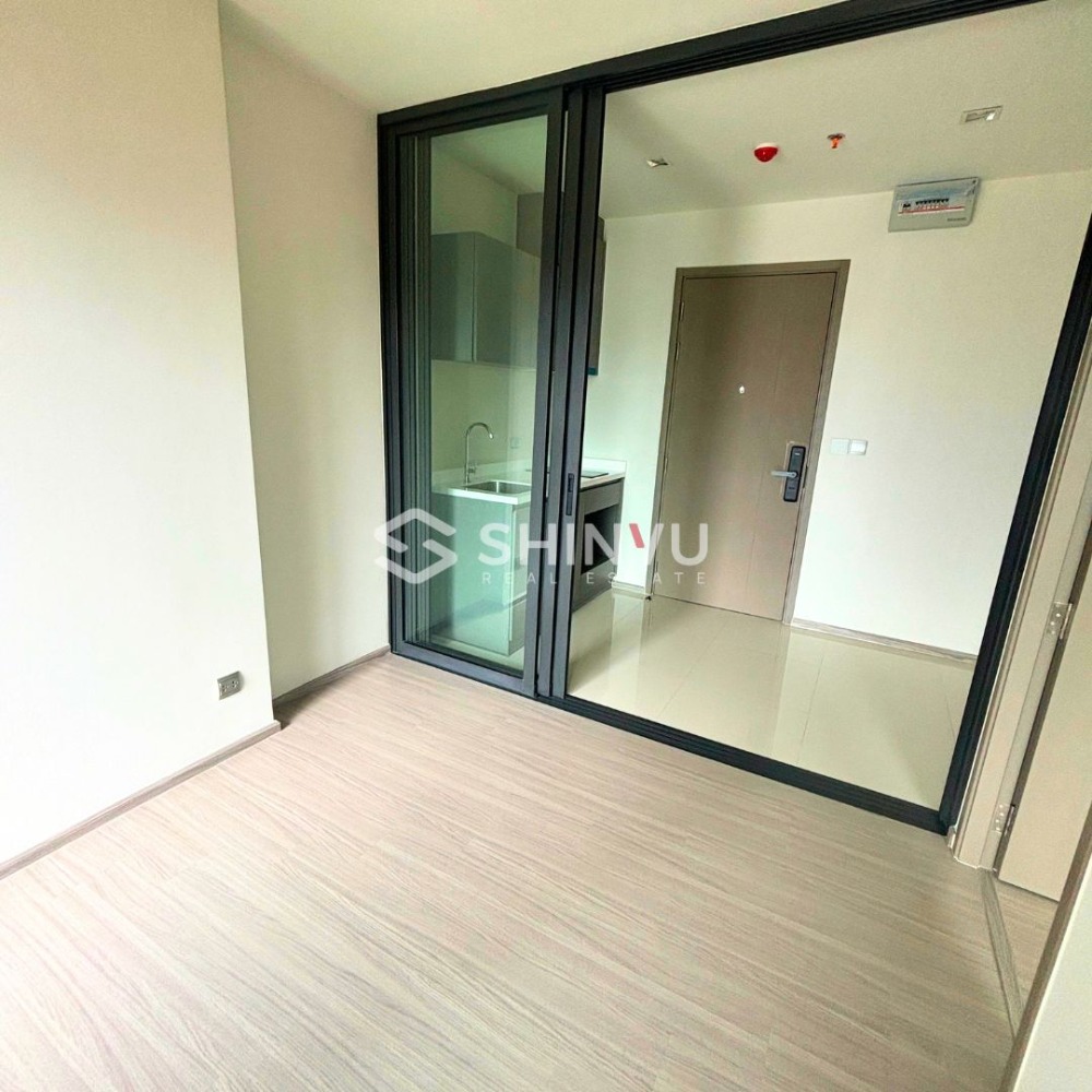 For SaleCondoRama9, Petchburi, RCA : Top floor close to swimming pool for Sale 1 Bed for 5.75m Baht..!!! at ✨ Life Asoke Hype✨ near Phetchaburi and Rama 9 Road. [SHN00305]