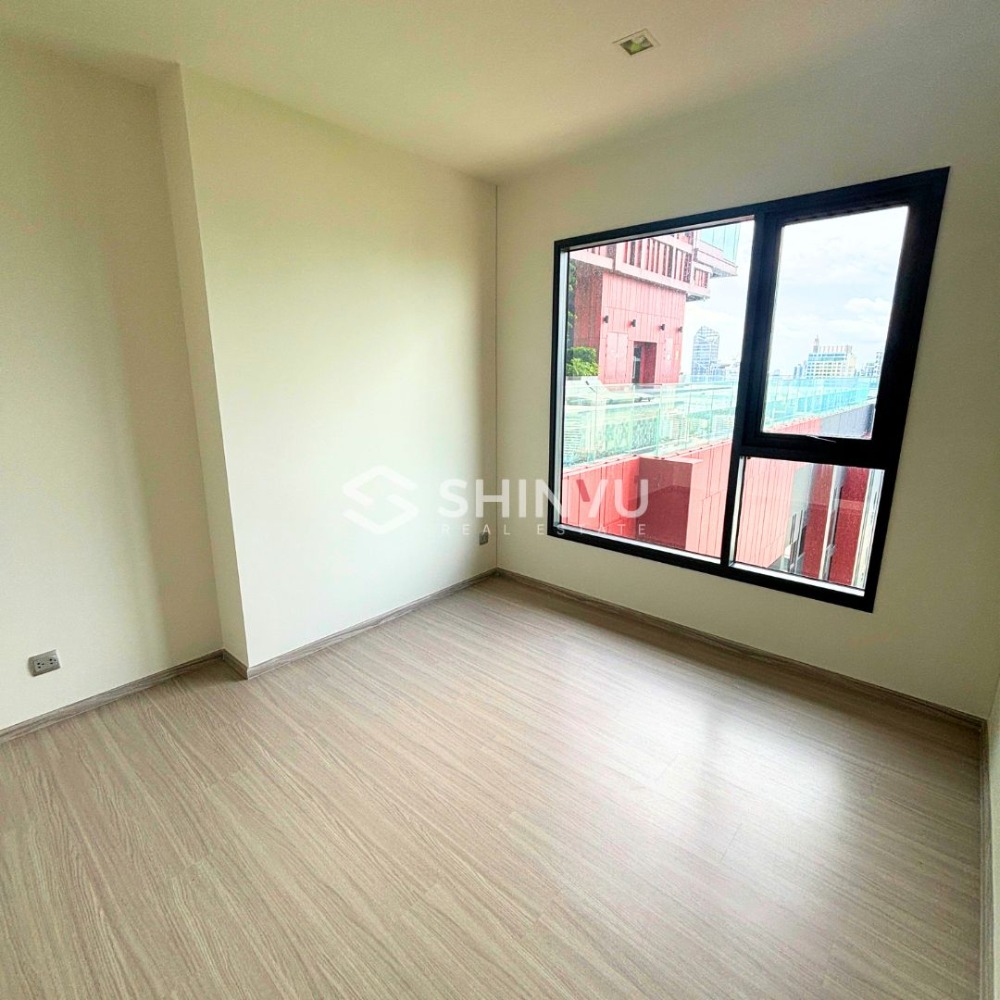 For SaleCondoRama9, Petchburi, RCA : Top floor close to swimming pool for Sale 1 Bed for 5.75m Baht..!!! at ✨ Life Asoke Hype✨ near Phetchaburi and Rama 9 Road. [SHN00305]