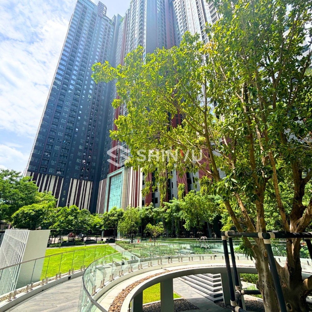 For SaleCondoRama9, Petchburi, RCA : Top floor close to swimming pool for Sale 1 Bed for 5.75m Baht..!!! at ✨ Life Asoke Hype✨ near Phetchaburi and Rama 9 Road. [SHN00305]