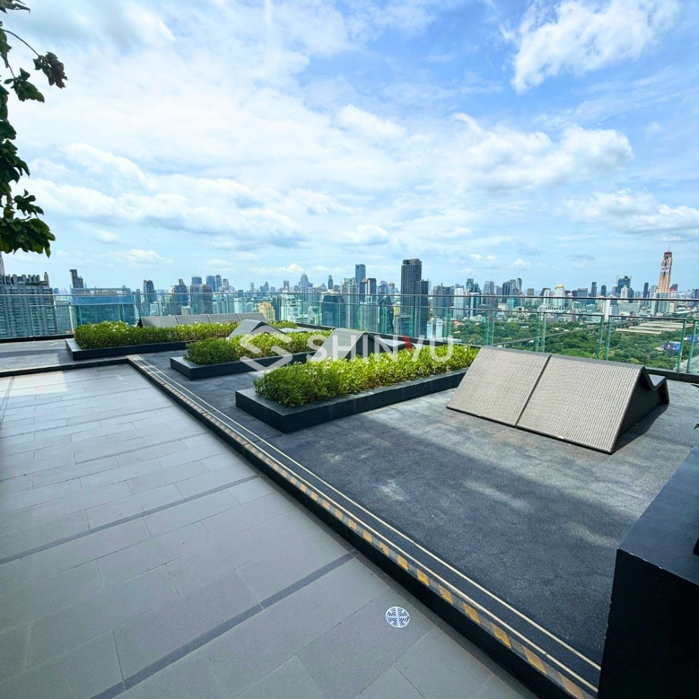 For SaleCondoRama9, Petchburi, RCA : Top floor close to swimming pool for Sale 1 Bed for 5.75m Baht..!!! at ✨ Life Asoke Hype✨ near Phetchaburi and Rama 9 Road. [SHN00305]
