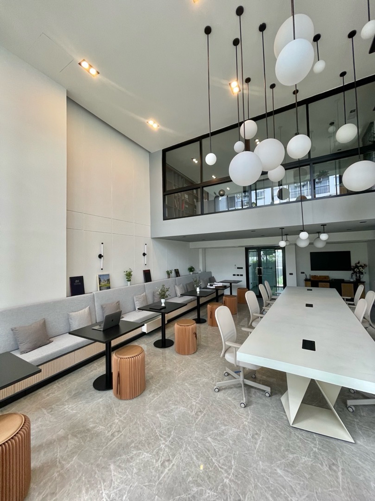For SaleHome OfficeSamut Prakan,Samrong : For sale: Luxury Home Office, next to BTS Srinakarin-Phraeksa, go to Ekkamai-Bangna-Sathorn in 30 minutes.