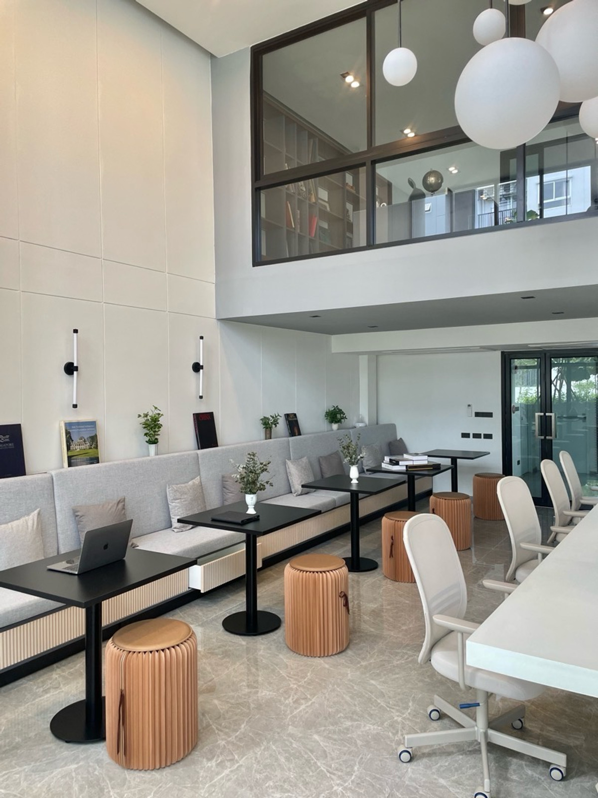 For SaleHome OfficeSamut Prakan,Samrong : For sale: Luxury Home Office, next to BTS Srinakarin-Phraeksa, go to Ekkamai-Bangna-Sathorn in 30 minutes.
