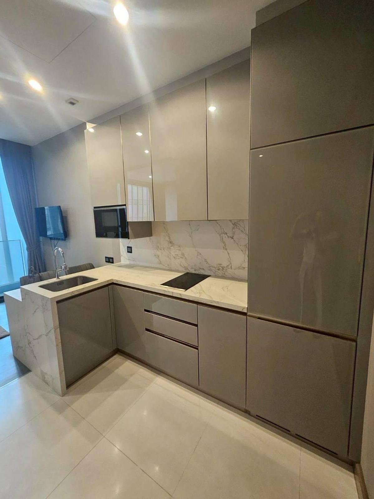 ให้เช่าคอนโดพระราม 9 เพชรบุรีตัดใหม่ RCA : ให้ เช่า ด่วน THE ESSE at SINGHA COMPLEX 1ห้องนอน 1ห้องน้ำ พร้อมอยู่