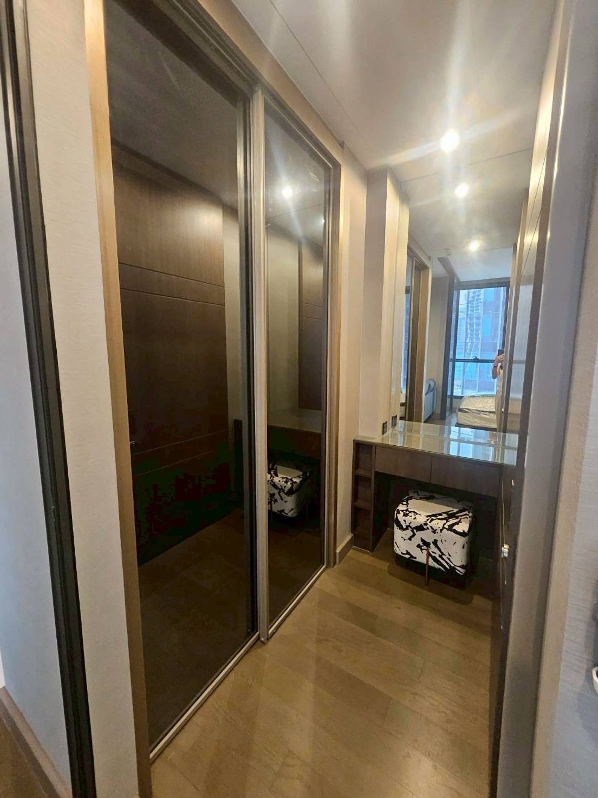 ให้เช่าคอนโดพระราม 9 เพชรบุรีตัดใหม่ RCA : ให้ เช่า ด่วน THE ESSE at SINGHA COMPLEX 1ห้องนอน 1ห้องน้ำ พร้อมอยู่