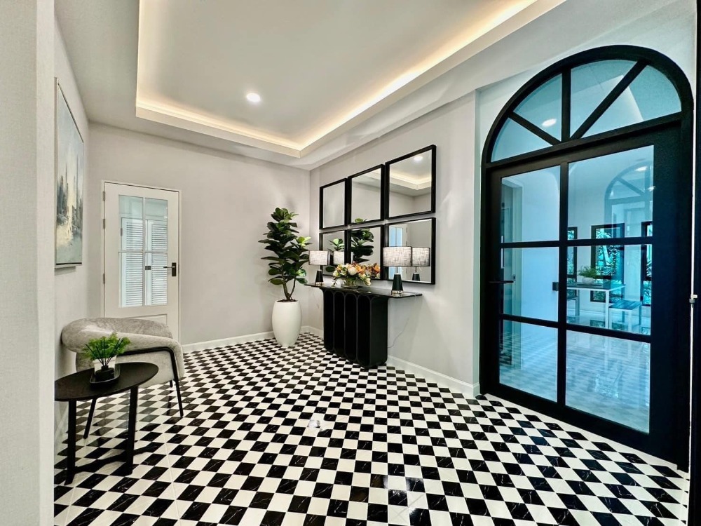 For RentHouseLadkrabang, Suwannaphum Airport : P-2592 Urgent for rent! Perfect Masterpiece Sukhumvit 77, beautiful house, fully furnished, ready to move in, large house with swimming pool in the house.