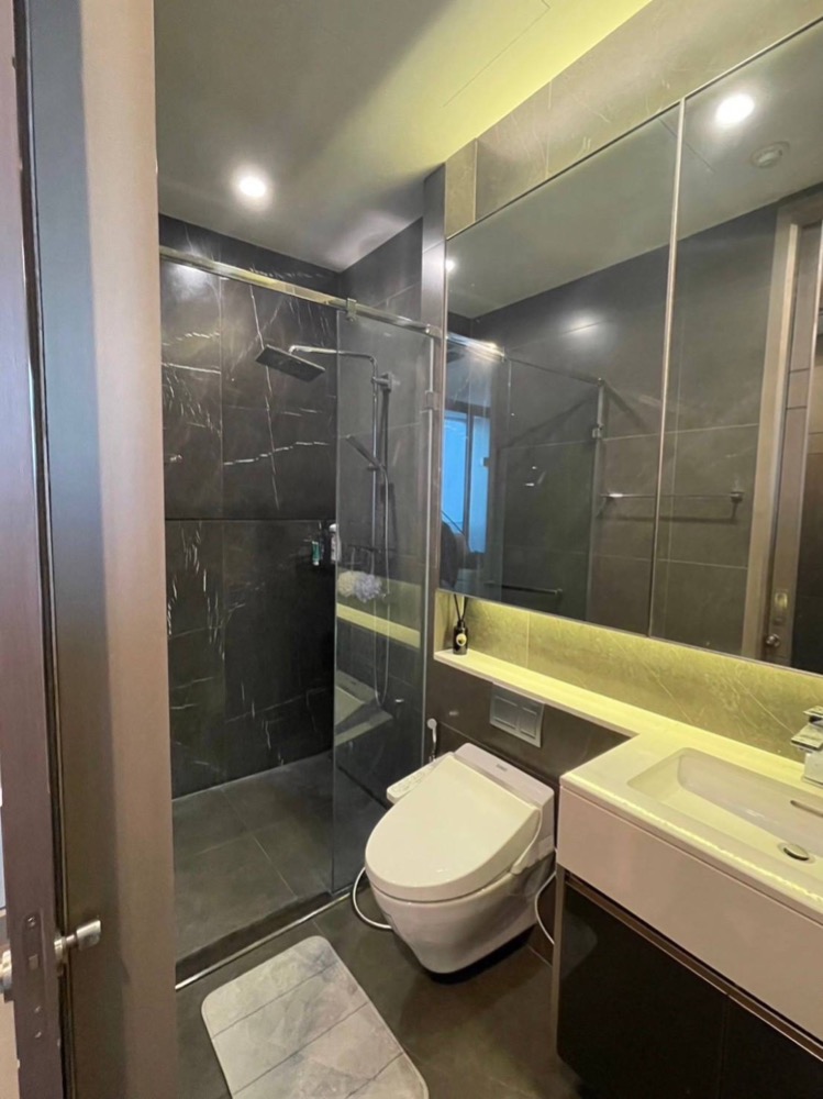 ขายคอนโดพระราม 9 เพชรบุรีตัดใหม่ RCA : ขาย ด่วน 1ห้องนอน 1ห้องน้ำ THE ESSE at SINGHA COMPLEX (ห้องใหม่พร้อมอยู่)