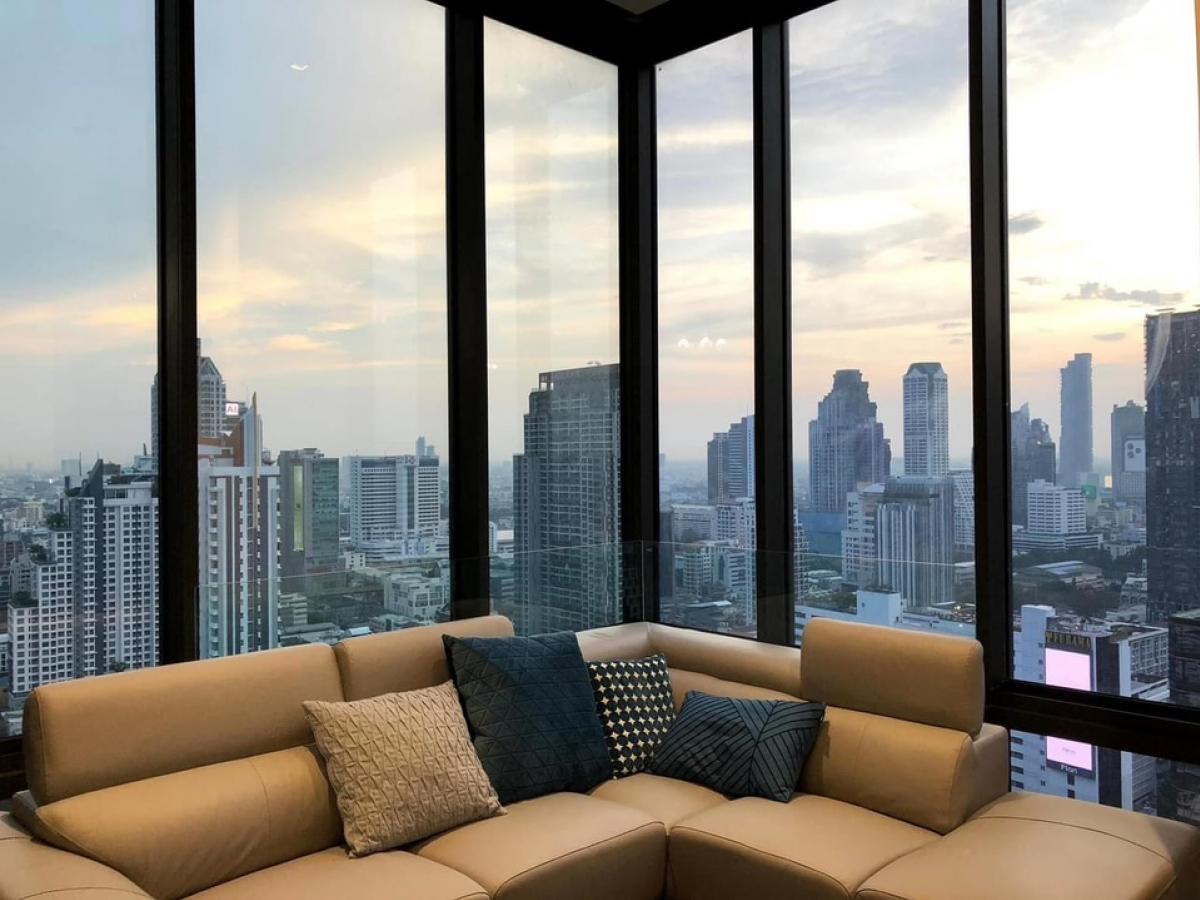 For RentCondoSilom, Saladaeng, Bangrak : 📢👇 Living at Ashton Silom is very worthwhile , reasonable price for 2 beds , modern decoration, unblocked city view, fully furnished, convenient access to multiple transportation routes, close to the BTS and expressways. Ready to move in